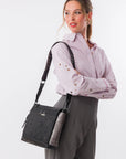 Anekke Borsa Iron
