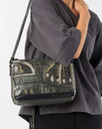 Anekke Borsa Iron