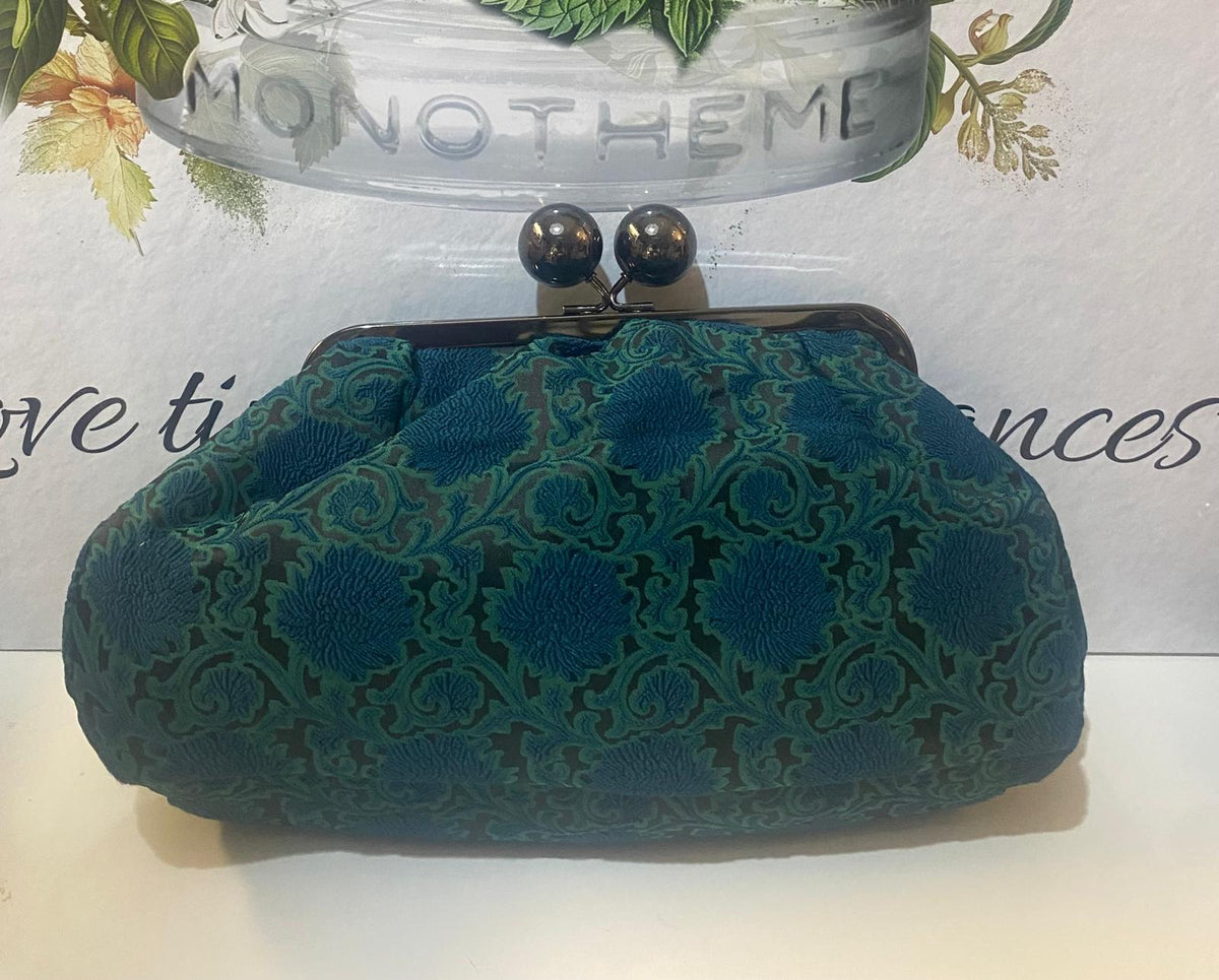 Mya Pochette