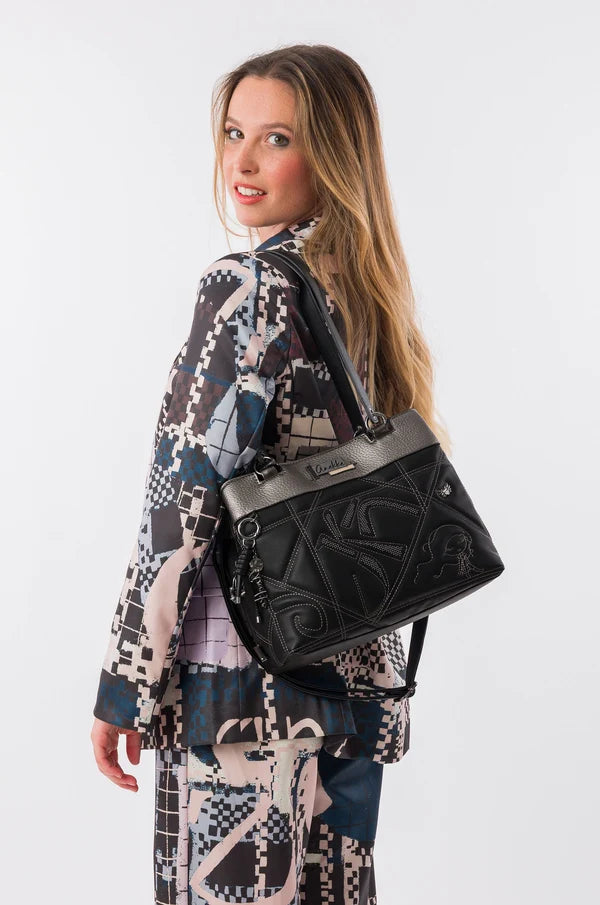 Anekke Borsa Iron