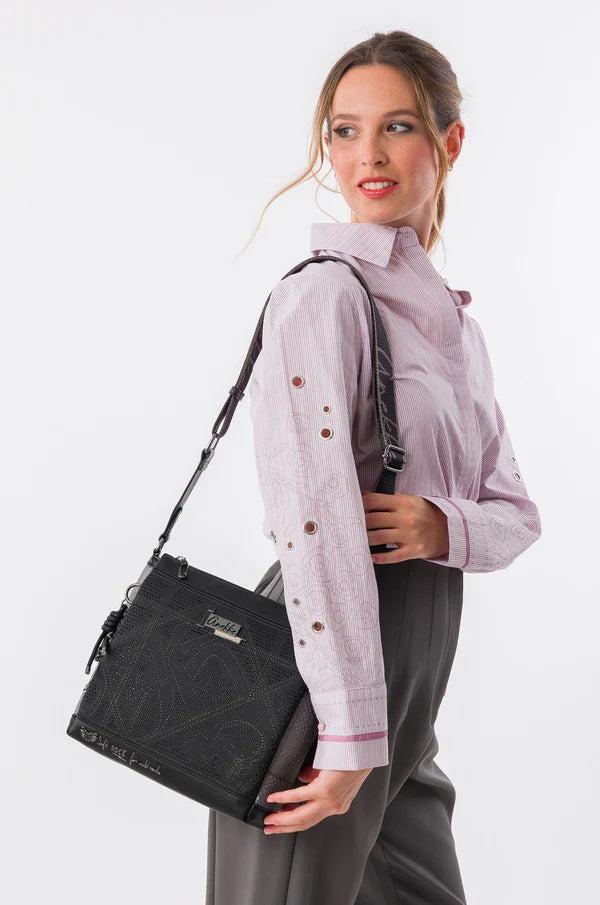 Anekke Borsa Iron
