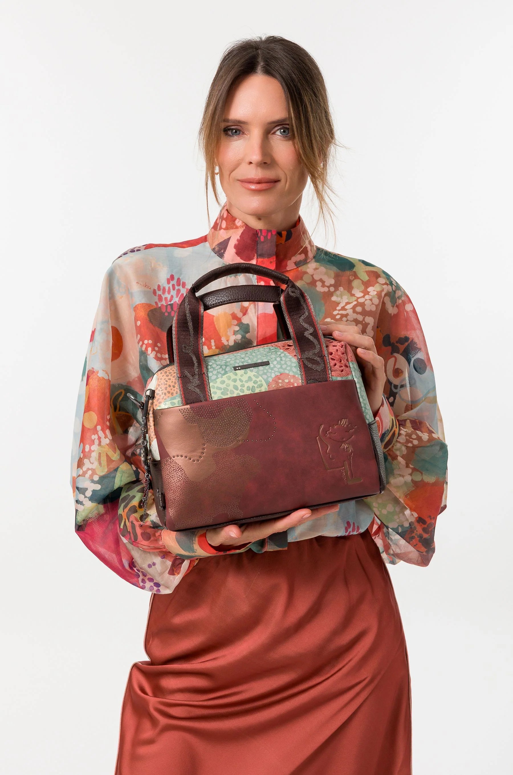 Anekke Borsa Odyssy con Manico Corto